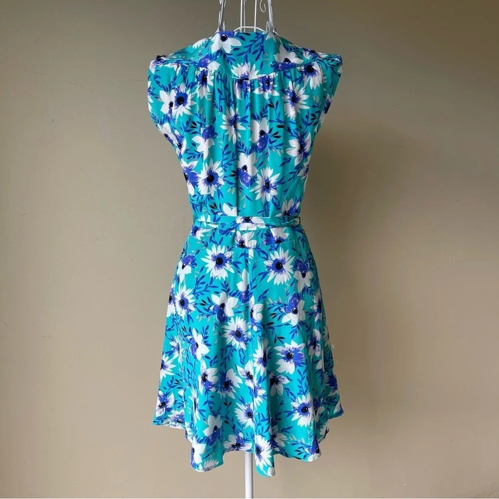 NWT Yumi Kim wrap dress in perfect day bouquet flower print silk size XS - Picture 5 of 10